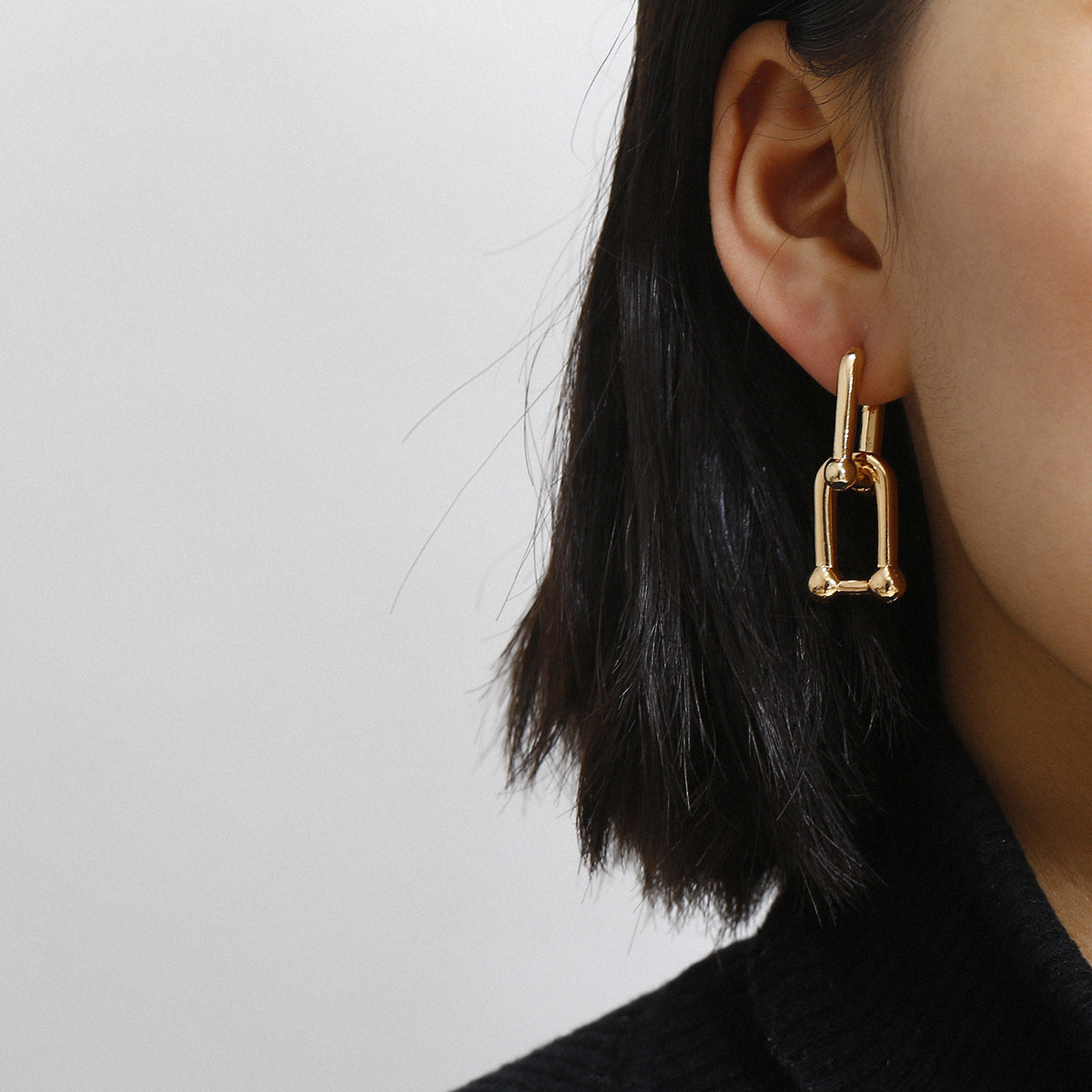 Bold Brass U-Shape Geometric Link Earrings - AccessorizeForSuccess