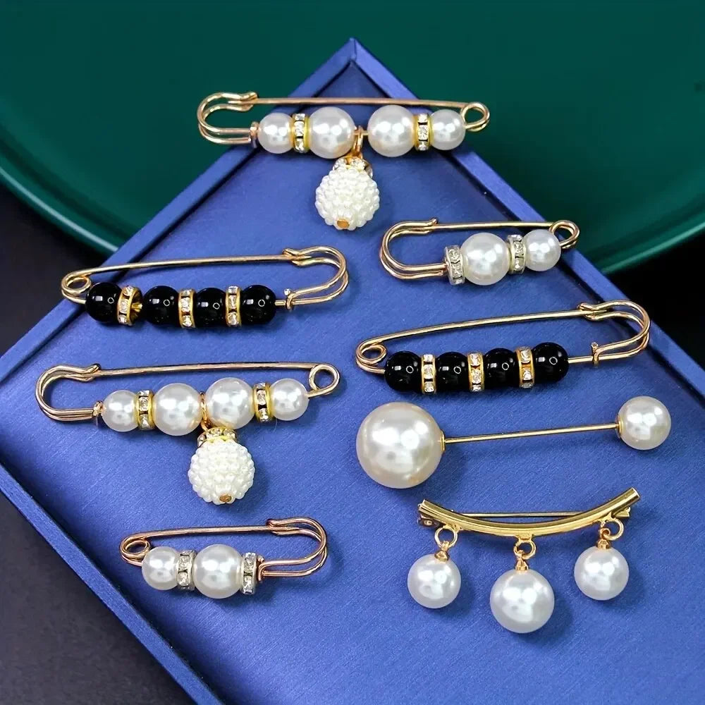 Vérissé - Pearl and Gem Brooch Pin Set