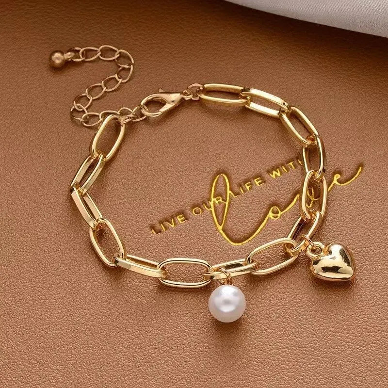 Vérissé - Golden Heart and Pearl Charm Bracelet